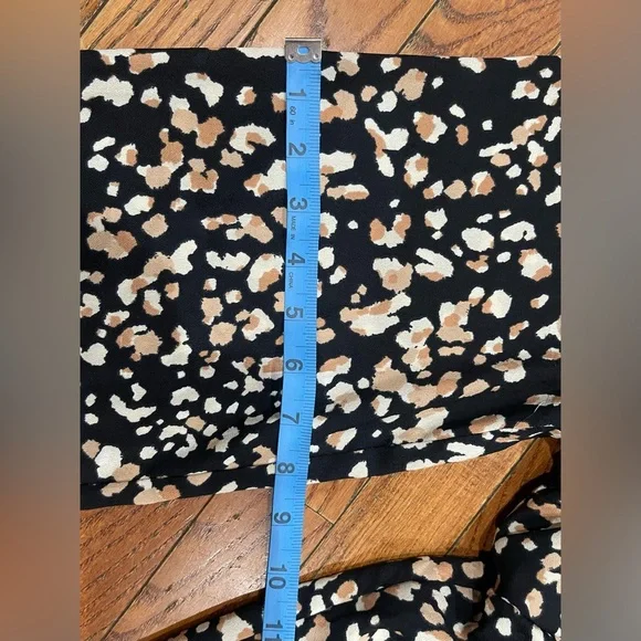 Gilli Black Dress with White and Tan Floral Pattern - Picture 8 of 10